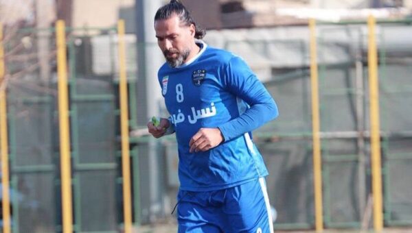 عکس  هشدار یک استقلالی به ساپینتو؛ مسیر تو اشتباه است!