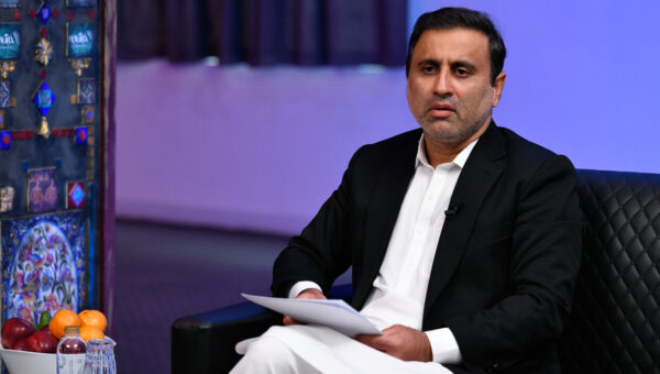 نماینده مجلس در دوره یازدهم: مردم ما مدت‌هاست از دوگانه‌ی بسیار مضحک «اصولگرا ـ اصلاح‌طلب» عبور کرده‌اند