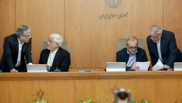 روزنامه اصولگرا: دشمن بدنبال ایجاد آشوب و اعتراض در داخل کشور است/ کمک به دولت زمینه این اتفاق را از بین می برد