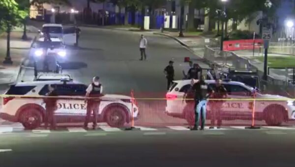 گاردین: ترامپ در حال پاکسازی قومی در آمریکا است