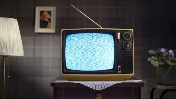 فقط سریالهای قدیمی و خاطره انگیز تلویزیون است که بیننده دارد/ حتی اگر کار خوب جدیدی هم تولید شود مخاطب سراغش نمی رود