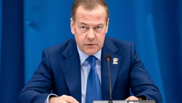 مدودف: اتحادیه اروپا به سمت دیکتاتوری پیش می‌رود