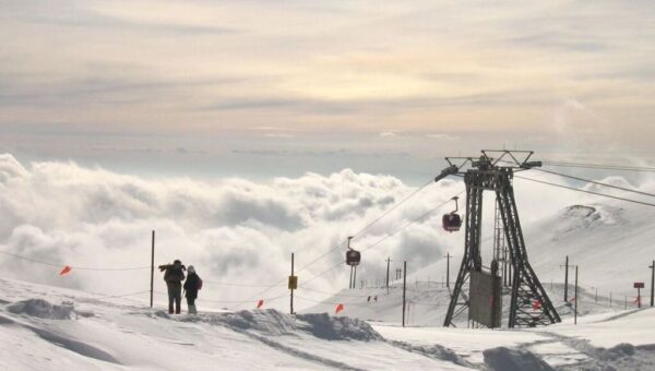 ببینید   بارش زیبای برف پنبه‌ای در جاده چالوس محدودۀ سیاه‌بیشه