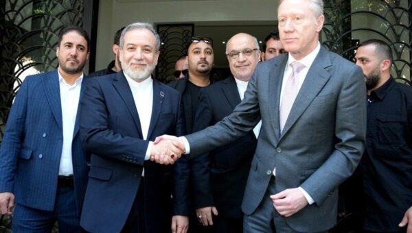 اظهارات تند وزیر خارجه لبنان علیه حزب‌الله / رجی: حزب‌الله بدون تصمیم ایران سلاحش را تحویل نمی‌دهد / پاسخ دعوت عراقچی را با یک یادداشت رسمی خواهم داد