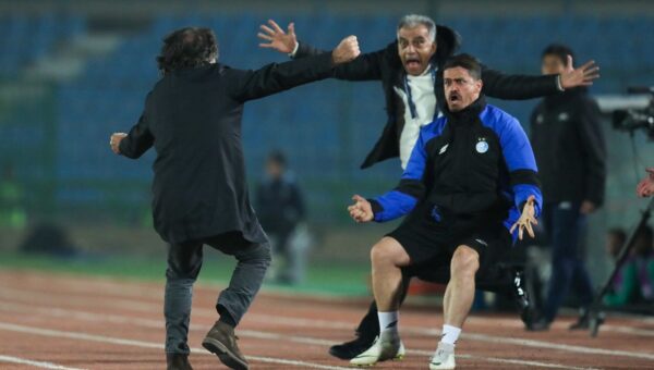 عکس  وریا غفوری از یورگن کلوپ تقلید می‌کند!