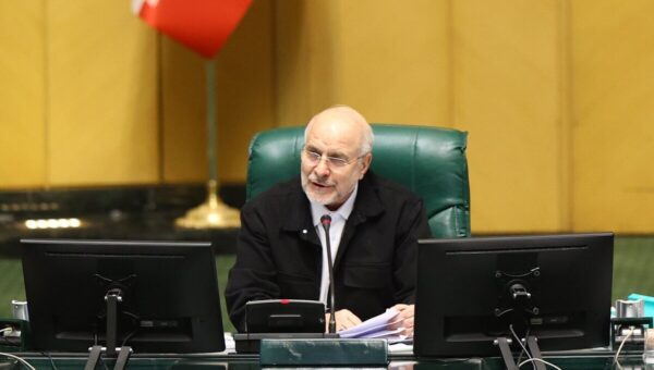 بینید   قالیباف: درهای دیپلماسی همچنان باز است