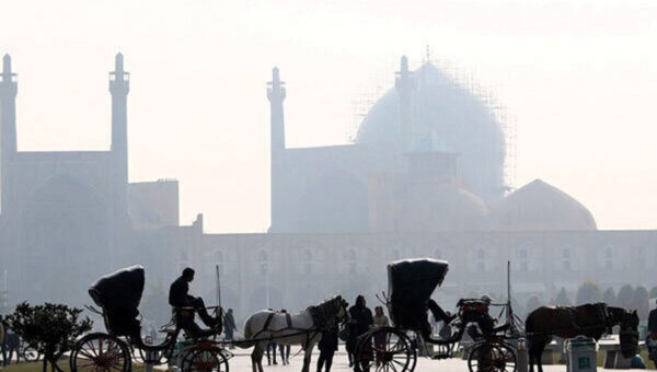 آلودگی دست از سر اصفهان بر نمی دارد/تا کی مردم اصفهان باید قربانی منافع صنایع شوند؟!