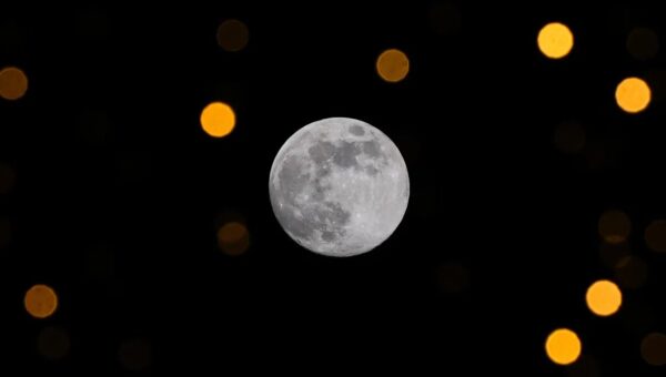 امشب چشم از آسمان بر ندارید!