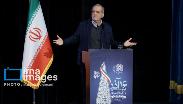 نظرات کاربران درباره دستور پزشکیان برای سیاه کردن خط های سفید/ یا همه یا هیچ!