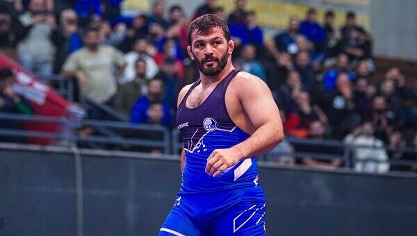 عکس لایک عجیب حسن یزدانی در اینستاگرام!