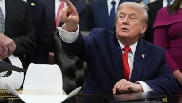 ببینید  واکنش ترامپ به تیراندازی سیدنی: یهودستیزانه بود!