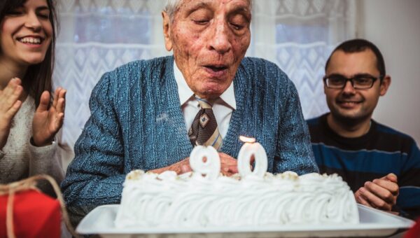 ۴ راز مهم طول عمر از زبان محققان جانز هاپکینز