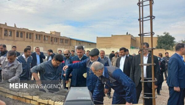 ببینید  رئیس جمهور به یاد همسرش یک مدرسه می‌سازد