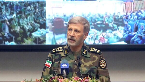 فرمانده کل ارتش: برای پاسخ قاطعانه به هرگونه شرارتی آماده‌ایم/ امیدواریم دشمن اشتباه جدیدی نکند