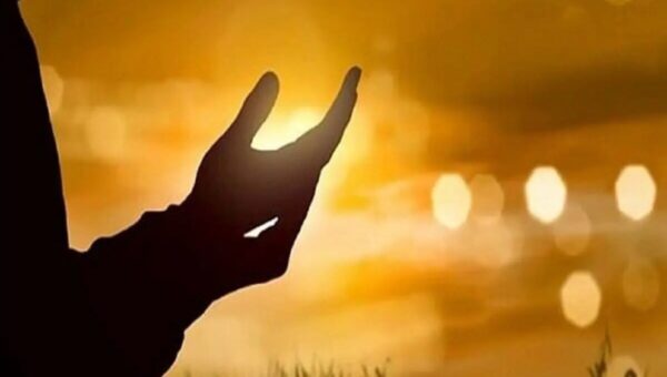 چرا بهتر است دعاها را به زبان عربی و از منابع معتبر بخوانیم؟