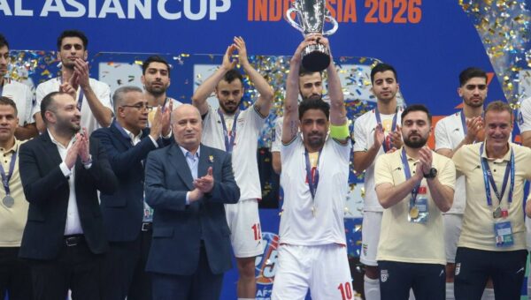 عکس شمسایی در جشن قهرمانی شرکت نکرد!