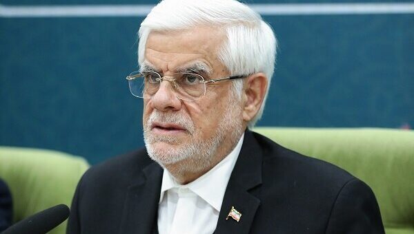 عارف: هیچ مسئولی حق اظهارنظر شخصی درباره موضوع بنزین را ندارد