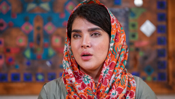 سارا رسول‌زاده روی صحنه می‌رود