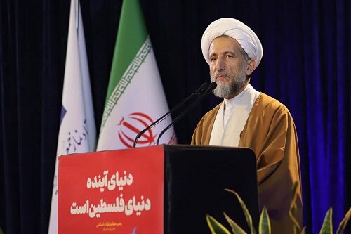 دفاع امام جمعه قزوین از تفاهم ایران و آمریکا؛ نشانه شکست آمریکا است