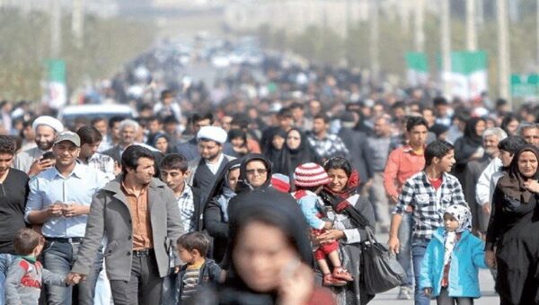 رکورد تاریخی کاهش جمعیت ایران/ از ۲ میلیون تولد در دهه ۶۰ تا ۸۹۲ هزار تولد در ۱۴۰۴؛ روایت یک تغییر بزرگ جمعیتی