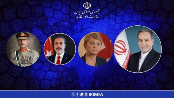 رایزنی عراقچی با وزرای خارجه انگلیس و ترکیه و فرمانده ارتش پاکستان در مورد نقض آتش