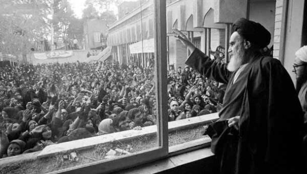 فلسفه در اندیشه حضرت امام، مقدمه‌ای ضروری برای رسیدن به عرفان است