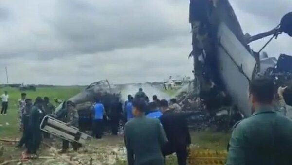 ببینید   هواپیمای سبک هنگام فرود در ورشو سقوط کرد