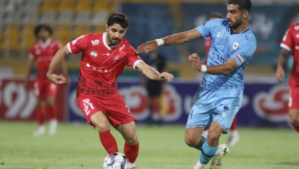 ببینید  گل برتری چادرملو به پرسپولیس در دقیقه پایانی