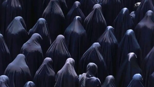 چرا آیین‌های مذهبی همواره سوژه رسانه‌های بین‌المللی هستند؟