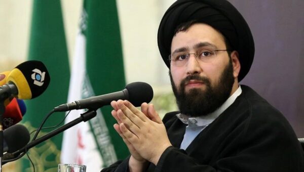 سیدعلی خمینی: مسئولی که بخوابد و در فکر انتقام رهبر شهید نباشد باید به وجدان خودش شک کند/ گفتن احمق به ترامپ فحش نیست، صفت اوست