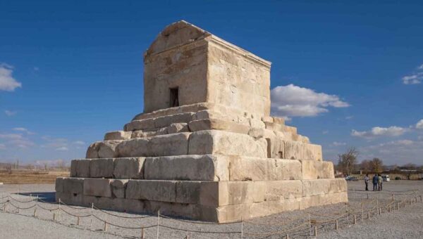عکس/ بازدید از مقبره کوروش؛ ۹۸ سال پیش