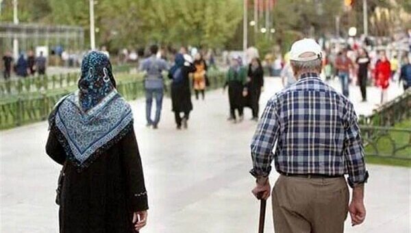 ماجرای حذف کسور بیمه اضافه‌کار/ چرا حقوق بازنشستگان کشوری به زیر خط فقر رسید؟