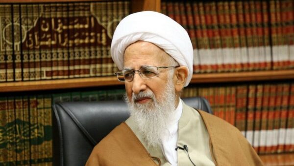 آیت‌الله جوادی‌آملی: ملت ایران هرگز آغازگر تجاوز نبوده اما هیچ مهاجمی را امان نمی‌دهند/ اگر نظر یا طرحی هست حتما در فضایی دوستانه مطرح شود