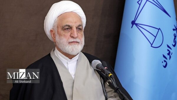 ببینید  محسنی اژه‌ای: رهبر شهید ما بعد از این همه زحمت و رنجی که در راه هدایت مردم و انقلاب کشیدند نباید…