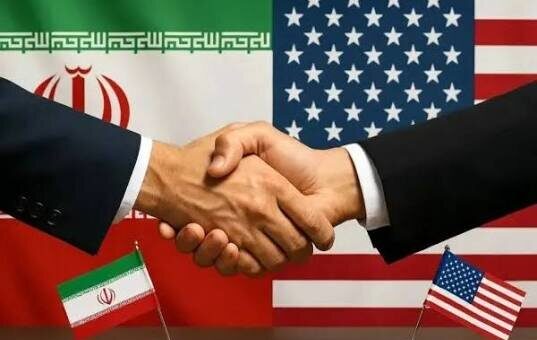 واکنش کاربران خبرآنلاین به اظهارات زیدآبادی؛ رفراندوم بگذارید؛ تکلیف همهچیز روشن میشود! / وقتی خانوادهات را کشتند، باز هم از صلح میگویی؟