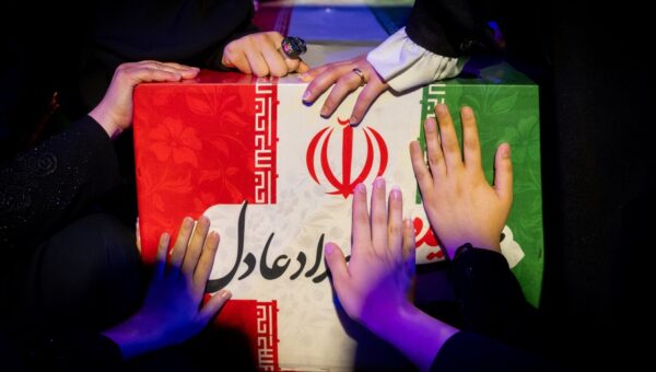 ناگفته‌هایی از خواستگاری خانواده رهبر انقلاب از شهیده زهرا حدادعادل؛ اجازه دادند که خودش تصمیم بگیرد/ روایتی از رفتار رهبر شهید با عروس‌های خانواده