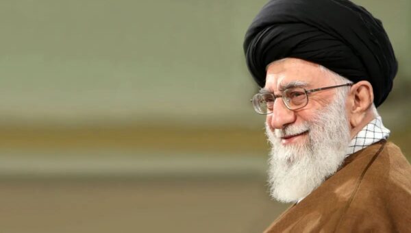 ببینید اولین تصاویر از آماده سازی خودرو حامل پیکر مطهر امام شهید