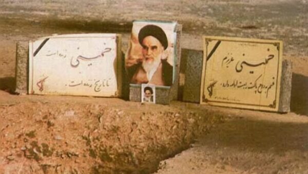 ماجرای انتخاب محل دفن رهبر کبیر انقلاب/چرا امام در قم و مشهد دفن نشد؟