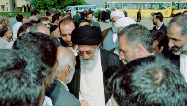 نشانه‌های رهبری قدرتمند و دغدغه‌مند در مرجعیت شهید آیت‌الله خامنه‌ای