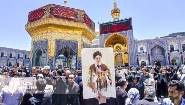 ببینید  هم‌اکنون/حال و هوای صحن انقلاب حرم رضوی