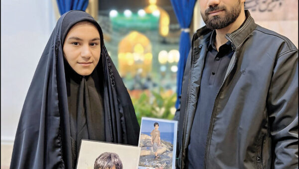 دل نوشته مادر کودک مینابی برای پسرش: آرشای من! برادر کوچکت آروین فکر می کند تو هنوز مدرسه ای و برمی گردی