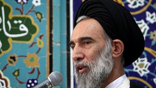 امام جمعه موقت اصفهان: مذاکره با دشمن جنایتکار نتیجهبخش نیست/ مشرکان همواره تعهدات خود را نقض کردند