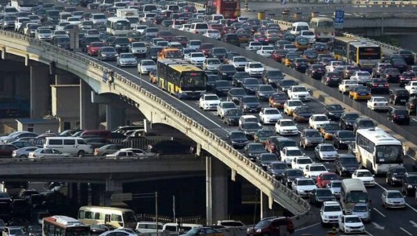 آخرین وضعیت ترافیکی و جوی محورهای مواصلاتی/ ترافیک سنگین در محورهای منتهی به تهران و کرج