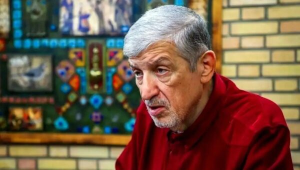 مشاور شهید لاریجانی: بعضی جریان‌های سیاسی که قرائت خود از رهبری را تنها قرائت مشروع می‌دانند «عقب‌افتاده» و «مشکوک‌الوضعیت» هستند