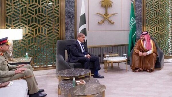 شهباز شریف برای دیدار با بن‌سلمان به عربستان می‌رود