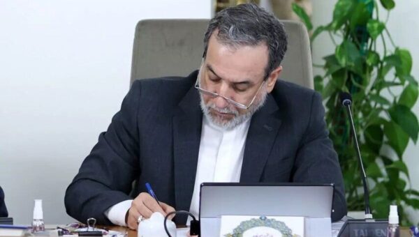 عراقچی: مذاکرات ایران و عمان مراحل پایانی خود را طی می‌کند