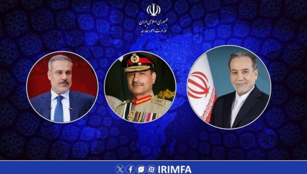 تماس تلفنی عراقچی با فرمانده ارتش پاکستان و وزیر خارجه ترکیه