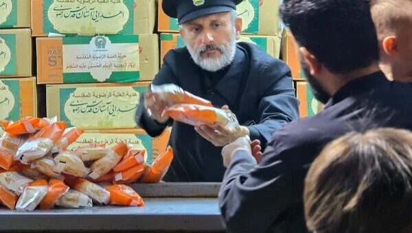 بدرقه زائران اربعین با سفره امام رضا(ع)