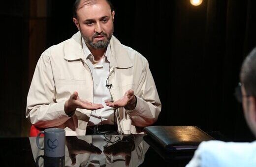 رسانه اصولگرا : «ما کاری به رهبری نداریم» را کسانی می گویند که ادعای ولایت مداری دارند/ دغدغه شان نشاندن آدم خودشان بر کرسی قدرت است