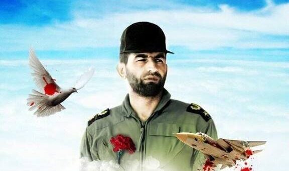 ببینید | بوسه‌های مرحوم حاج اسماعیل بابایی، پدر شهید عباس بابایی بر پای پسرش